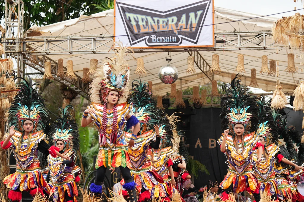 kesenian tradisional Dusun Teneran3