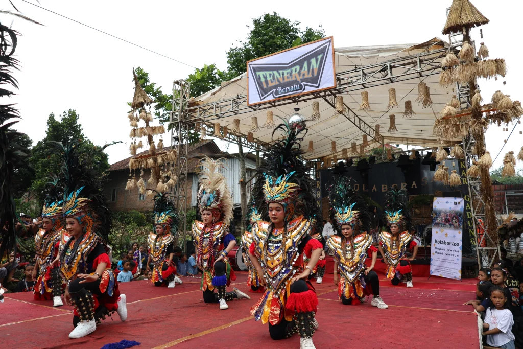 kesenian tradisional Dusun Teneran2